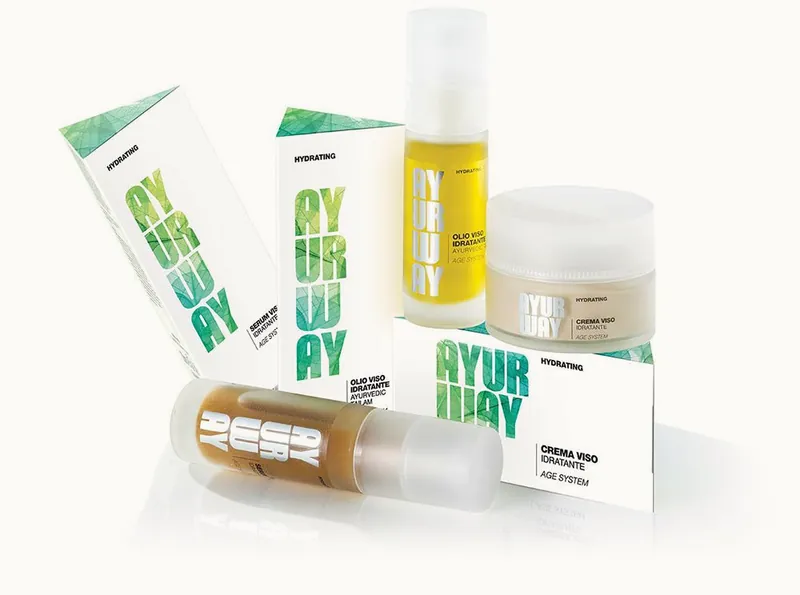 Linea Hydrating viso di Ayurway: siero, crema e confezioni